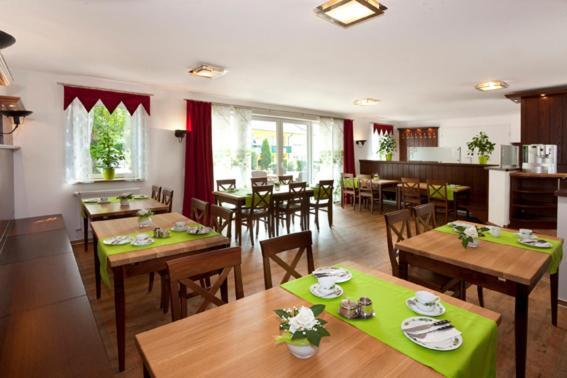 Отель Wein-Traeume Thuengersheim Экстерьер фото